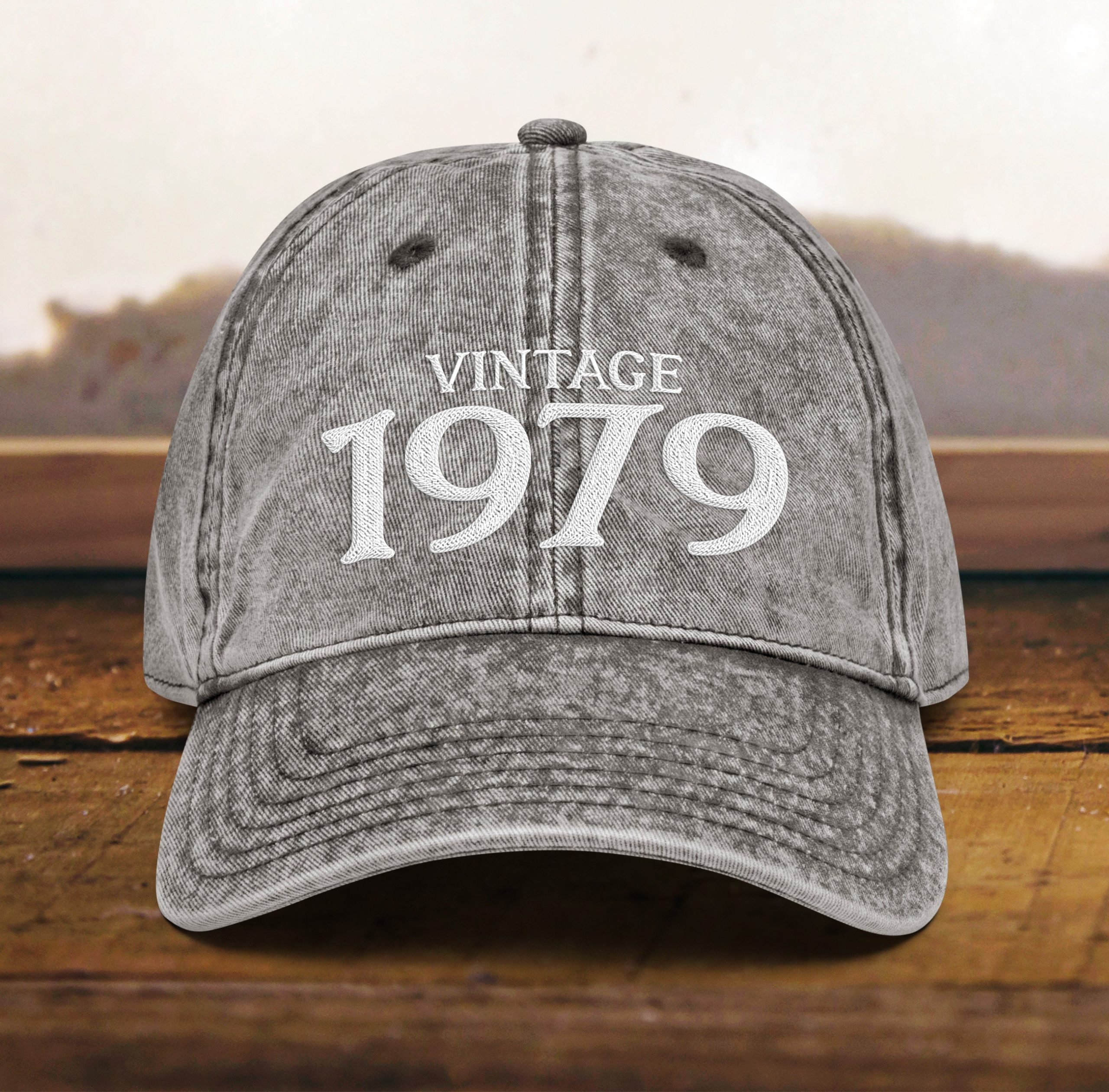 Mütze zum 45. Geburtstag Vintage Stil, bestickt, Papamütze, Geboren 1979, Vintage Baumwoll Twill Kappe, Geschenk zum 45. Geburtstag mütze zum 45. geburtstag vintage stil, bestickt, papamütze, geboren 1979, vintage baumwoll twill kappe, geschenk zum 45. geburtstag 2669 scaled