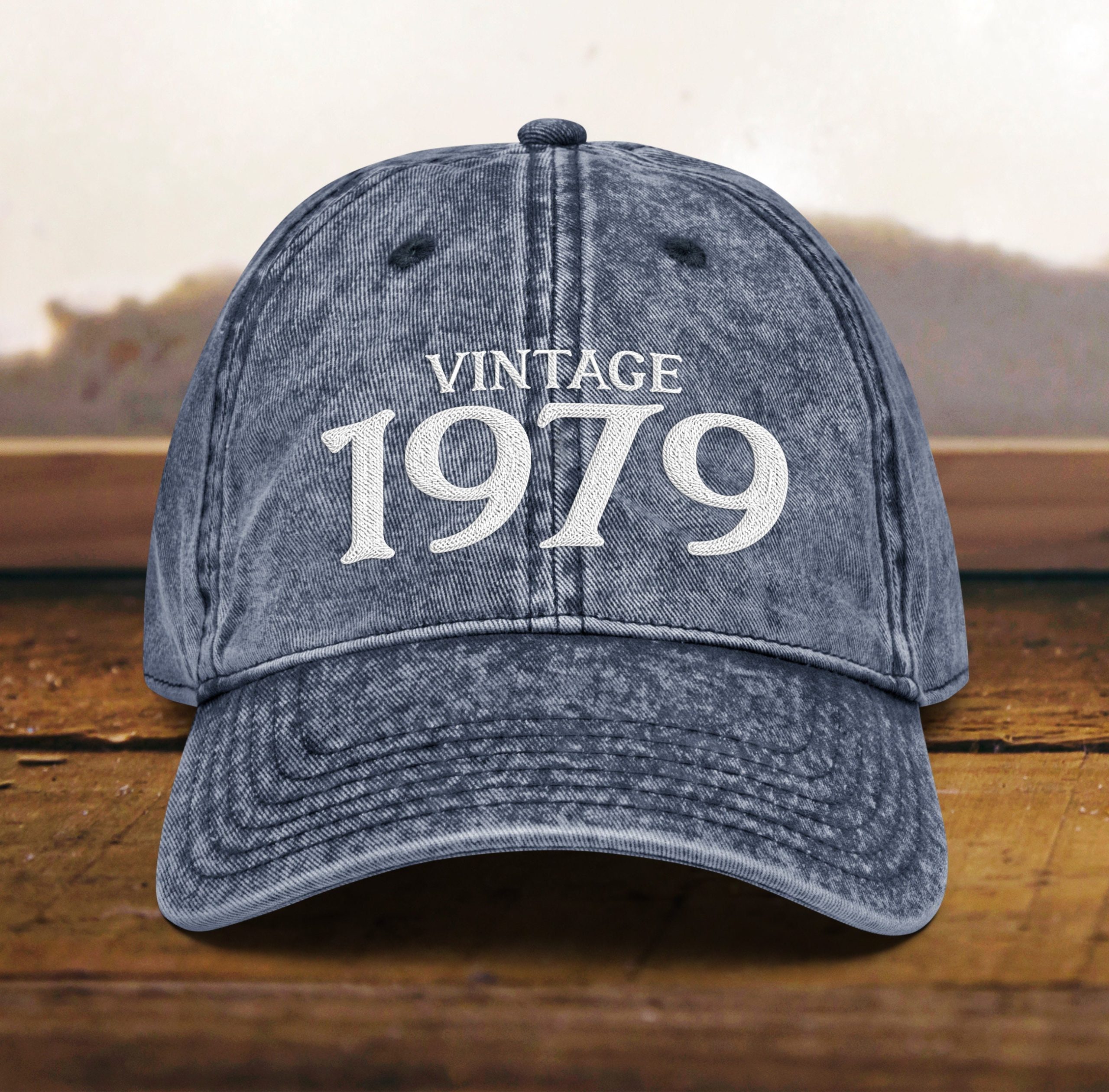 Mütze zum 45. Geburtstag Vintage Stil, bestickt, Papamütze, Geboren 1979, Vintage Baumwoll Twill Kappe, Geschenk zum 45. Geburtstag mütze zum 45. geburtstag vintage stil, bestickt, papamütze, geboren 1979, vintage baumwoll twill kappe, geschenk zum 45. geburtstag 3977 scaled