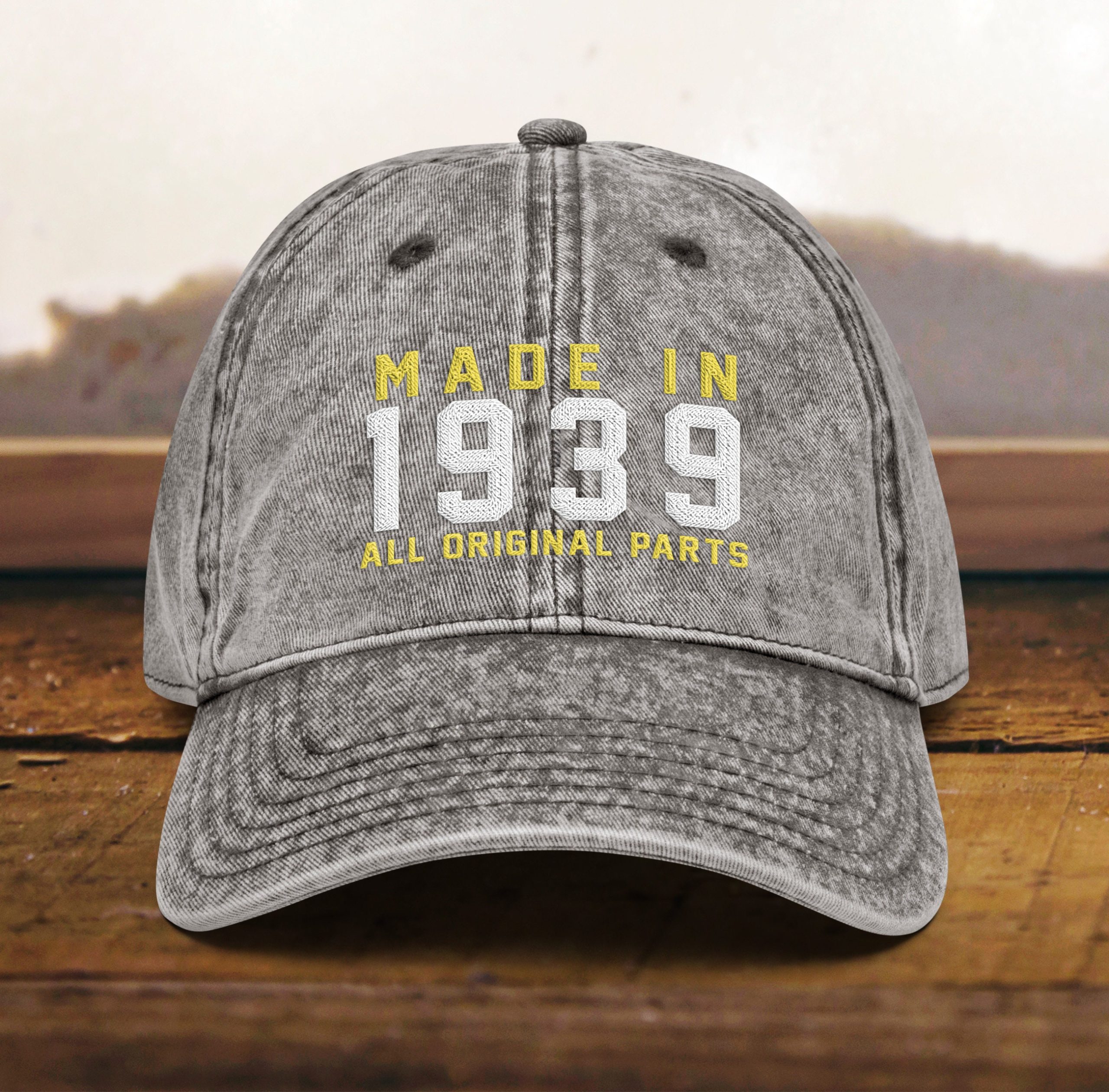 Mütze zum 85. Geburtstag Vintage Stil, bestickt, Geboren 1939, Baumwoll Twill Kappe mütze zum 85. geburtstag vintage stil, bestickt, geboren 1939, baumwoll twill kappe 4482 scaled