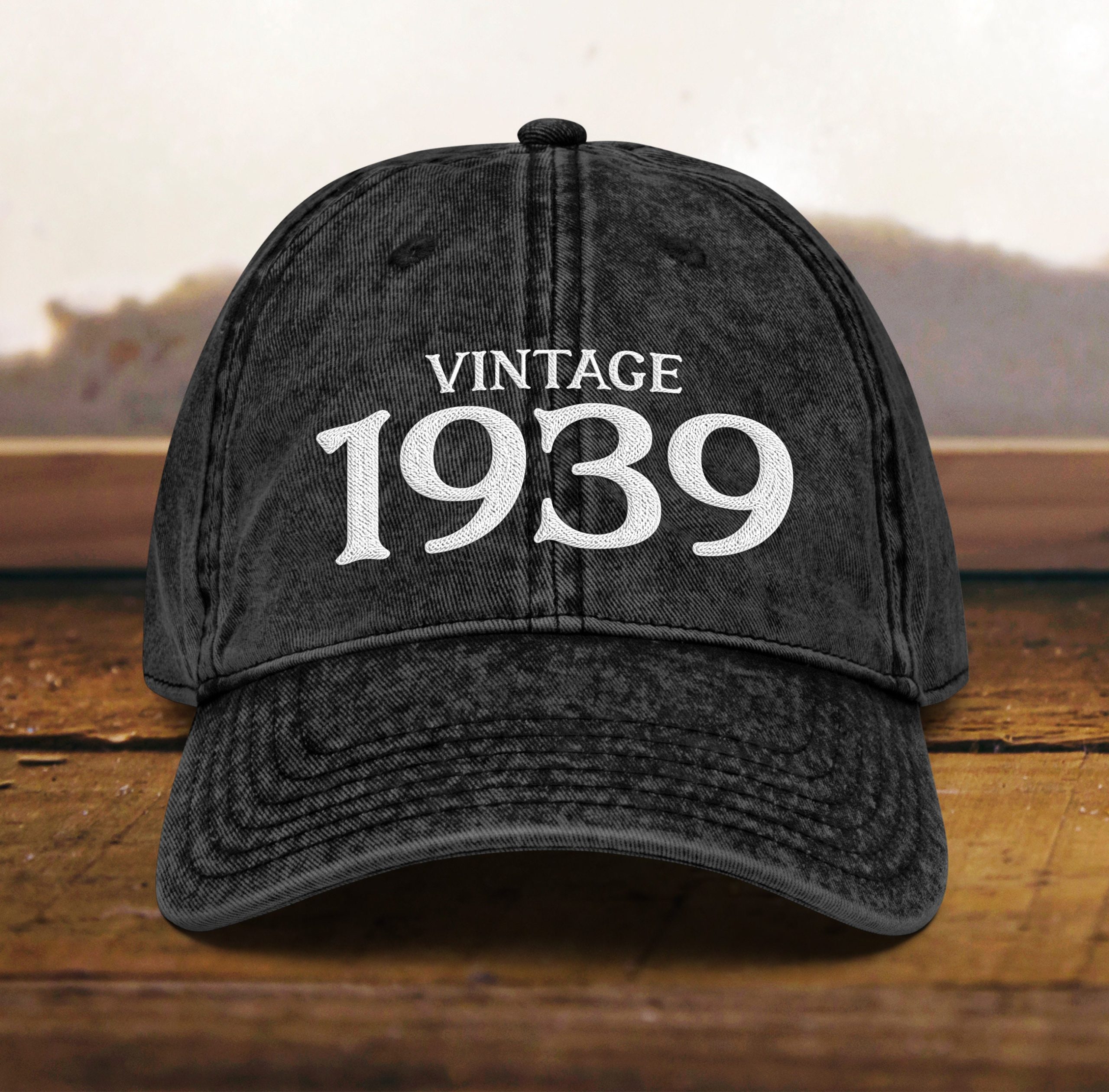Mütze zum 85. Geburtstag Vintage Stil, bestickt, Papamütze, Geboren 1939, Vintage Baumwoll Twill Kappe, Geschenk zum 85. Geburtstag mütze zum 85. geburtstag vintage stil, bestickt, papamütze, geboren 1939, vintage baumwoll twill kappe, geschenk zum 85. geburtstag 5329 scaled