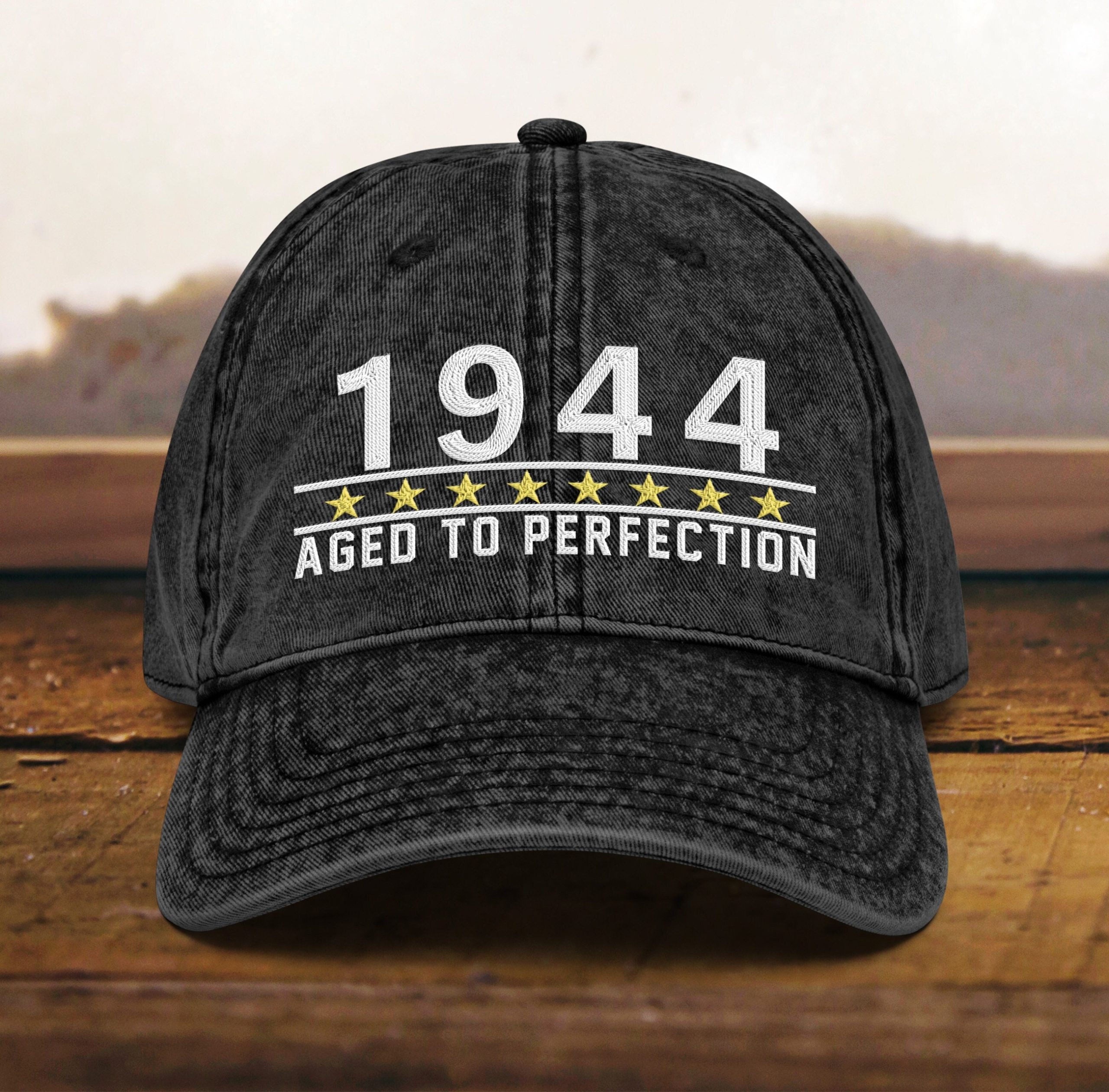 Papa Mütze zum 80. Geburtstag Vintage Design, bestickt, Geschenk für Männer und Frauen, Jahrgang 1944, Baumwoll Twill Kappe papa mütze zum 80. geburtstag vintage design, bestickt, geschenk für männer und frauen, jahrgang 1944, baumwoll twill kappe 8752 scaled